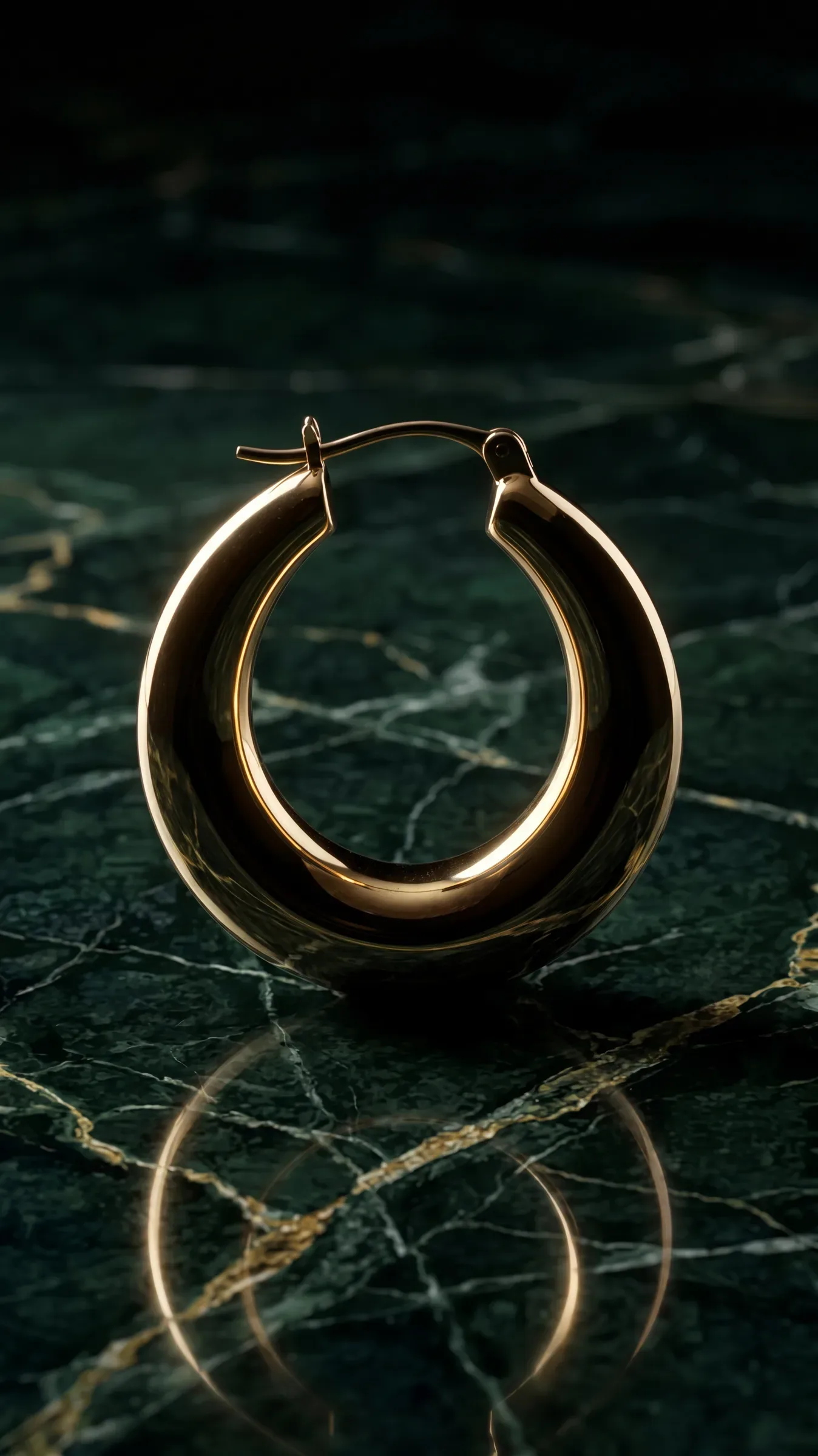 Packshot of jewellery, tall — Epox example output
