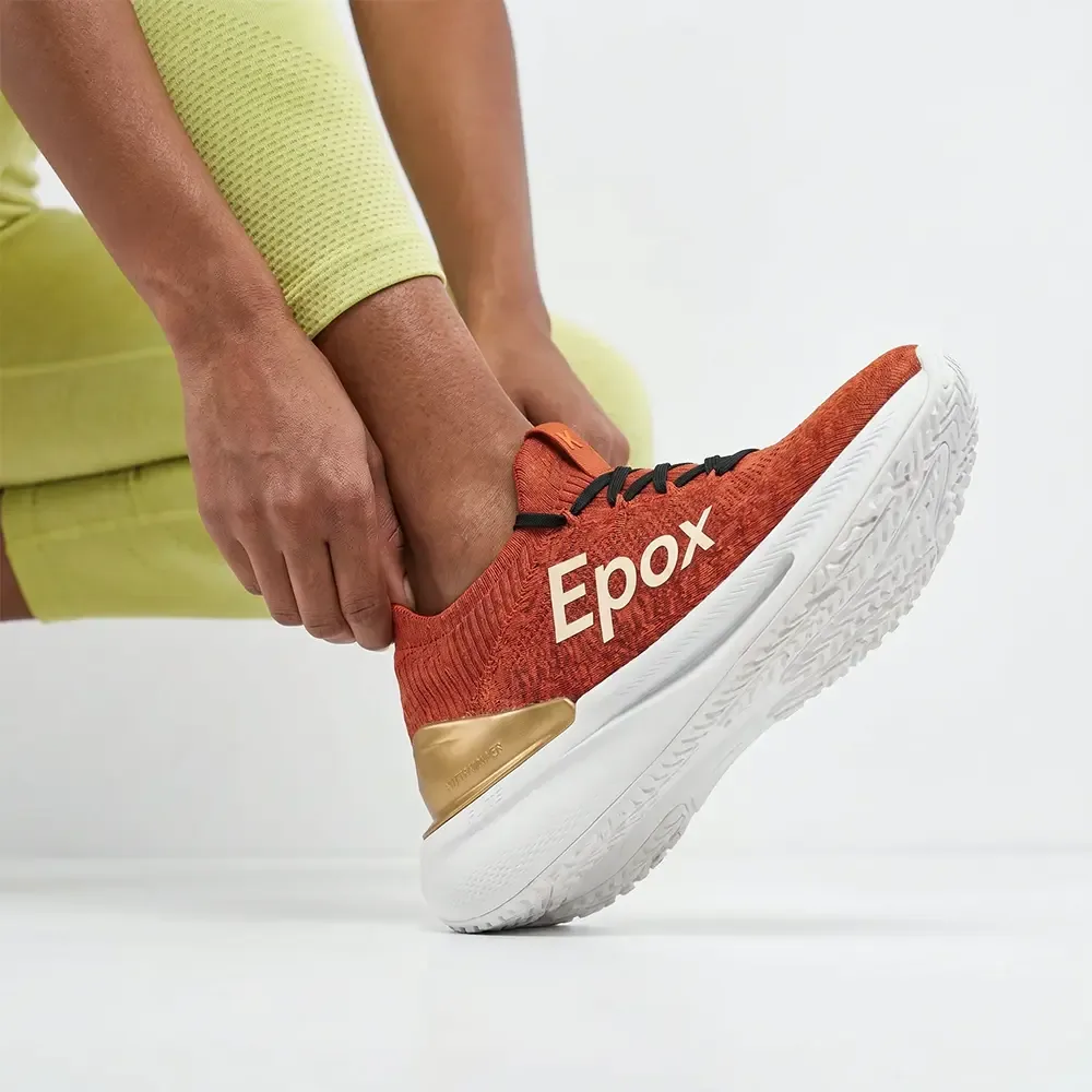 Packshot of a shoe, square — Epox example output